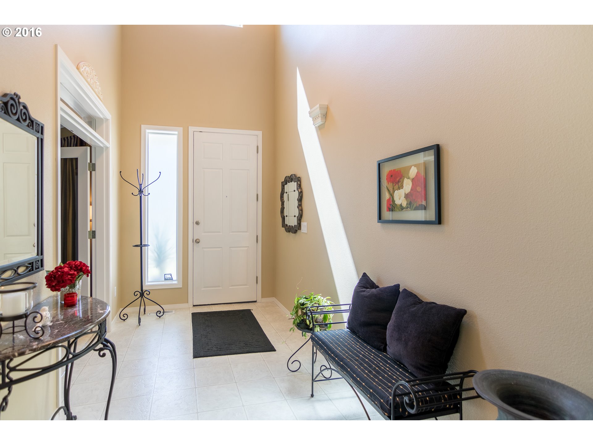 15806 Southwest Colyer Way Tigard, OR 97224 - Photo 2 of 32 a living room with furniture