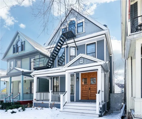 $1,700 | 58 Cottage Street, Unit 2, Buffalo, NY 14201