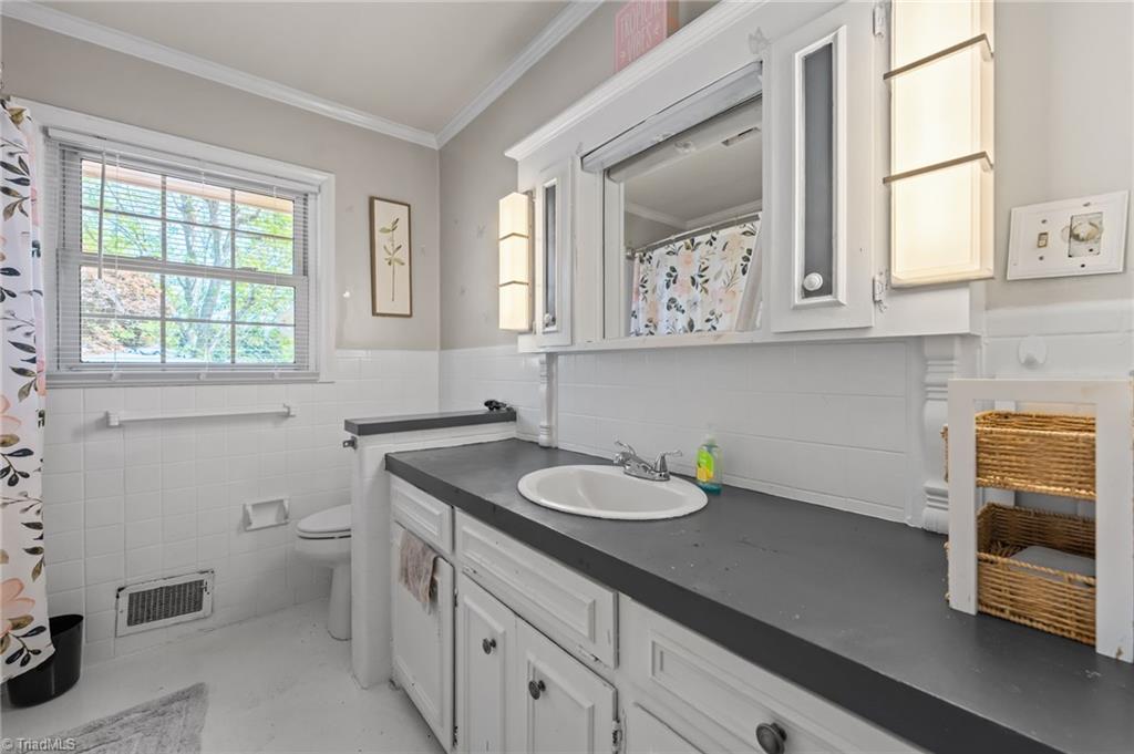 811 Wagoner Road Elon, NC 27244 - Photo 17 of 28