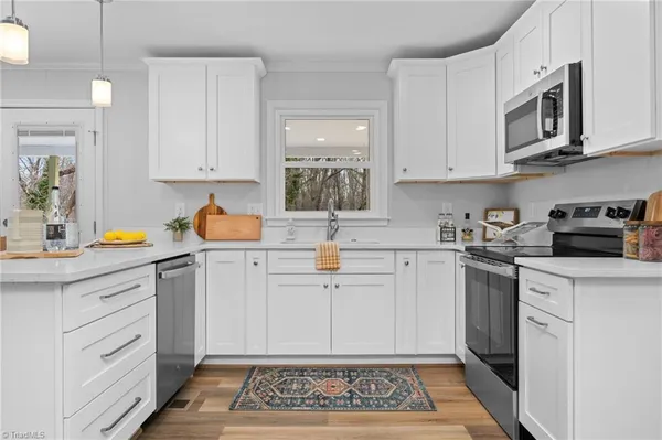 $389,900 | 5920 Loop Road, Clemmons, NC 27012