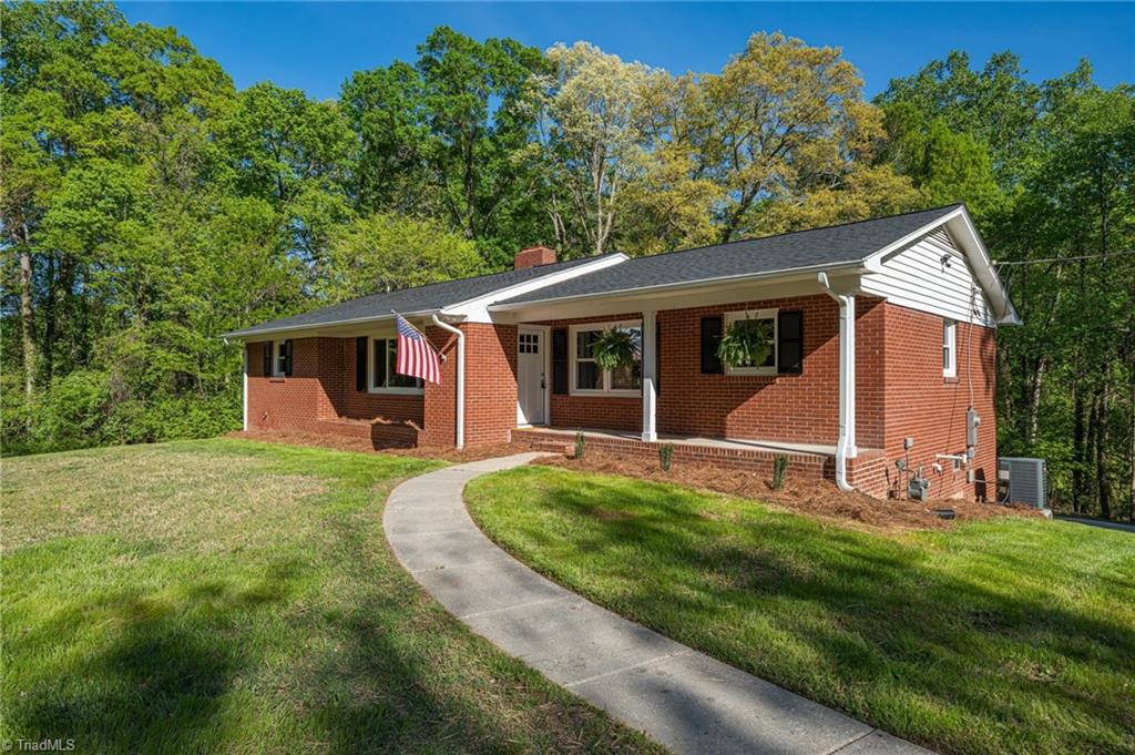 5920 Loop Road Clemmons, NC 27012 - Photo 2 of 47 Gallery Image 2