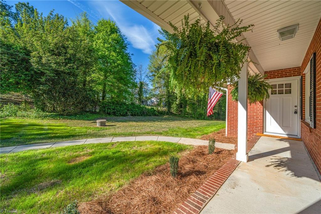 5920 Loop Road Clemmons, NC 27012 - Photo 4 of 47 Gallery Image 4