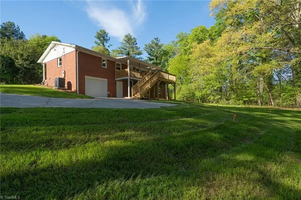 $389,900 | 5920 Loop Road, Clemmons, NC 27012