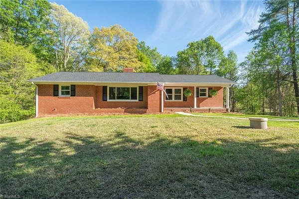 $389,900 | 5920 Loop Road, Clemmons, NC 27012