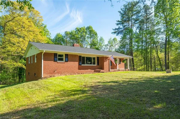 $389,900 | 5920 Loop Road, Clemmons, NC 27012