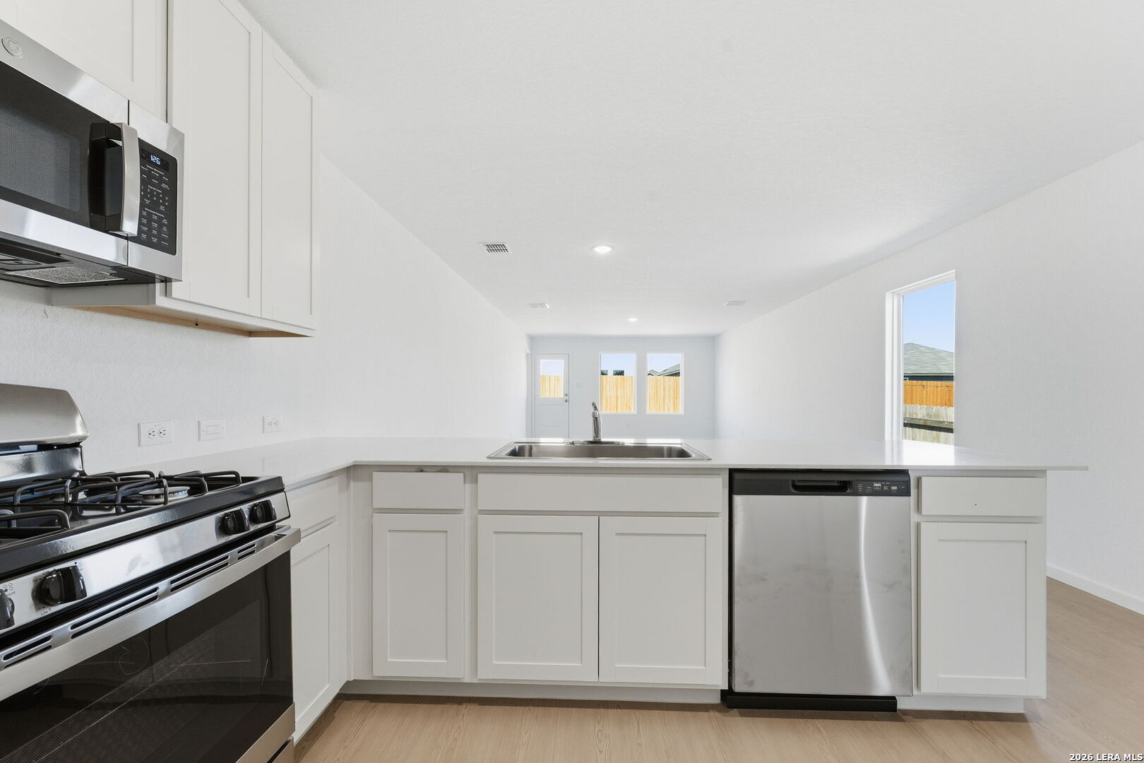 9815 Abrams View Converse, TX 78109 - Photo 13 of 23