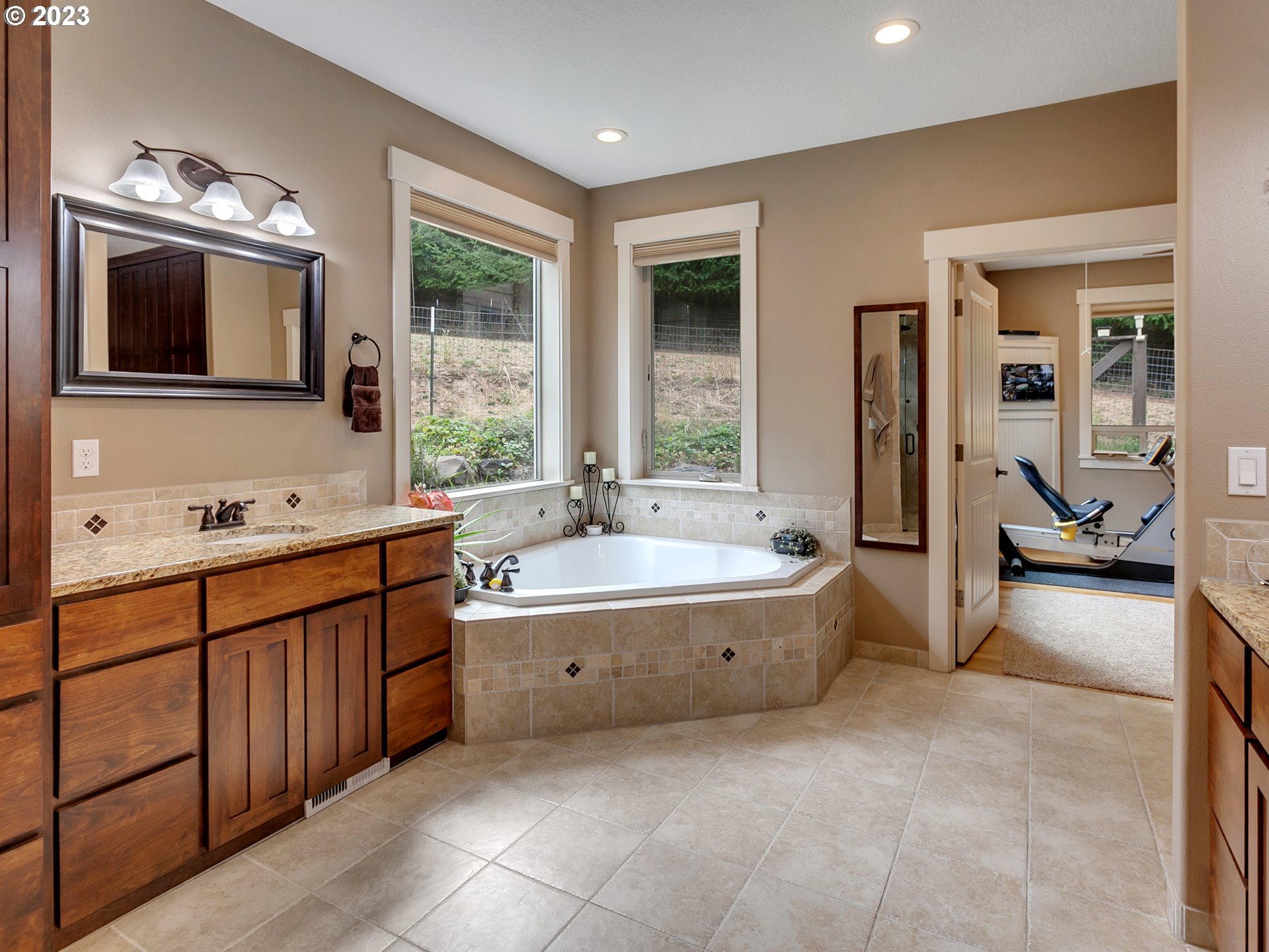 22485 Southwest Schmeltzer Road Sherwood, OR 97140 - Photo 17 of 48 Gallery Image 17