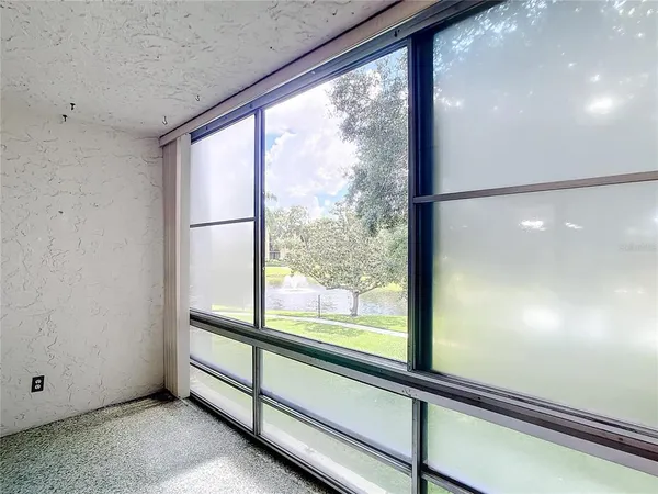 $189,900 | 14130 Rosemary Lane, Unit 3215, Largo, FL 33774