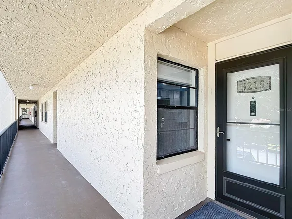 $189,900 | 14130 Rosemary Lane, Unit 3215, Largo, FL 33774