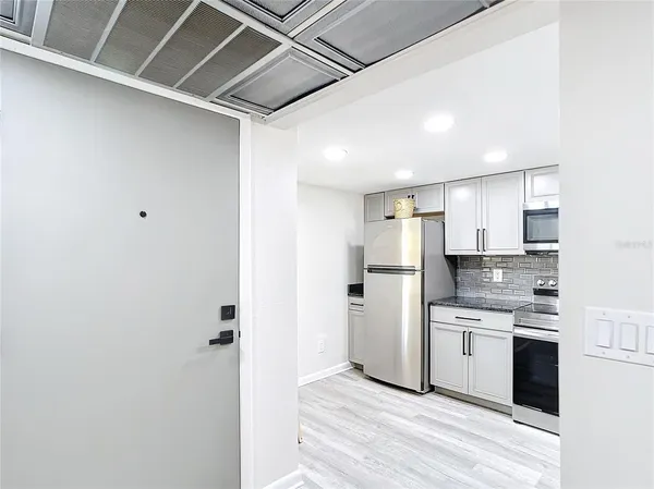 $189,900 | 14130 Rosemary Lane, Unit 3215, Largo, FL 33774