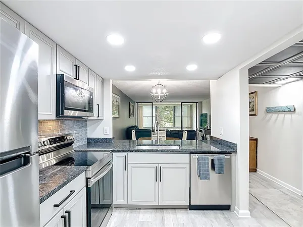 $189,900 | 14130 Rosemary Lane, Unit 3215, Largo, FL 33774