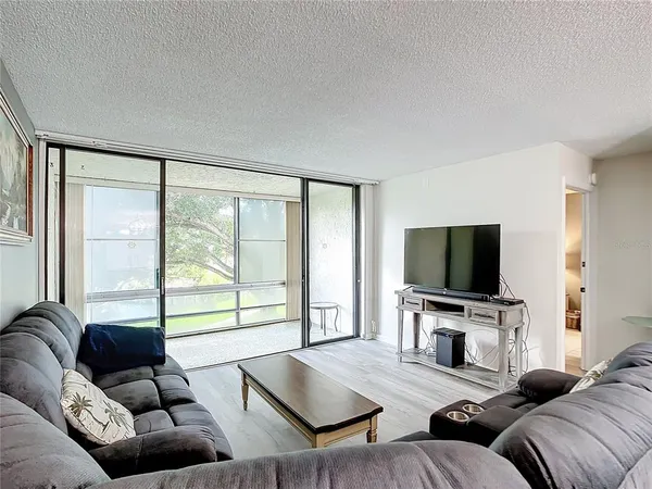 $189,900 | 14130 Rosemary Lane, Unit 3215, Largo, FL 33774