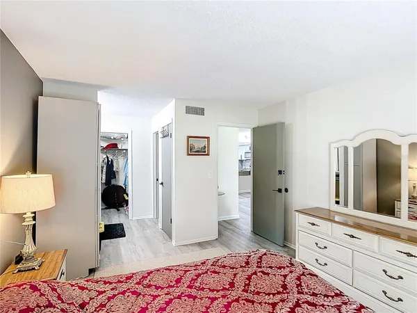 $189,900 | 14130 Rosemary Lane, Unit 3215, Largo, FL 33774