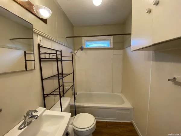 $800 | 321 Duck Street, Pleasanton, TX 78064