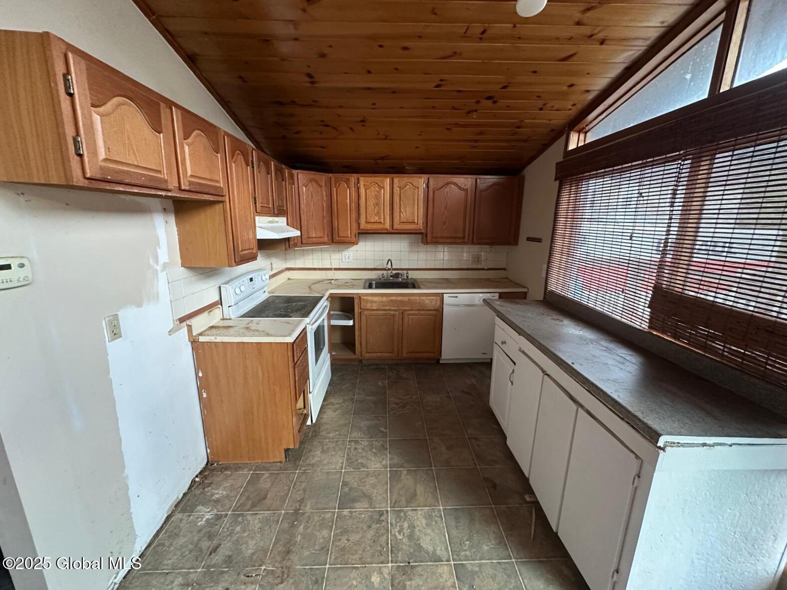 64 Maple Avenue Hunter, NY 12442 - Photo 12 of 29 IMG-20250320-WA0052