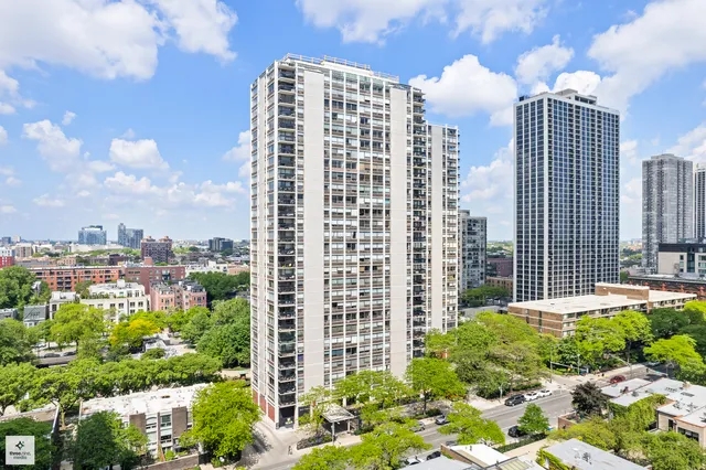 $325,000 | 1455 North Sandburg Terrace, Unit 1404, Chicago, IL 60610