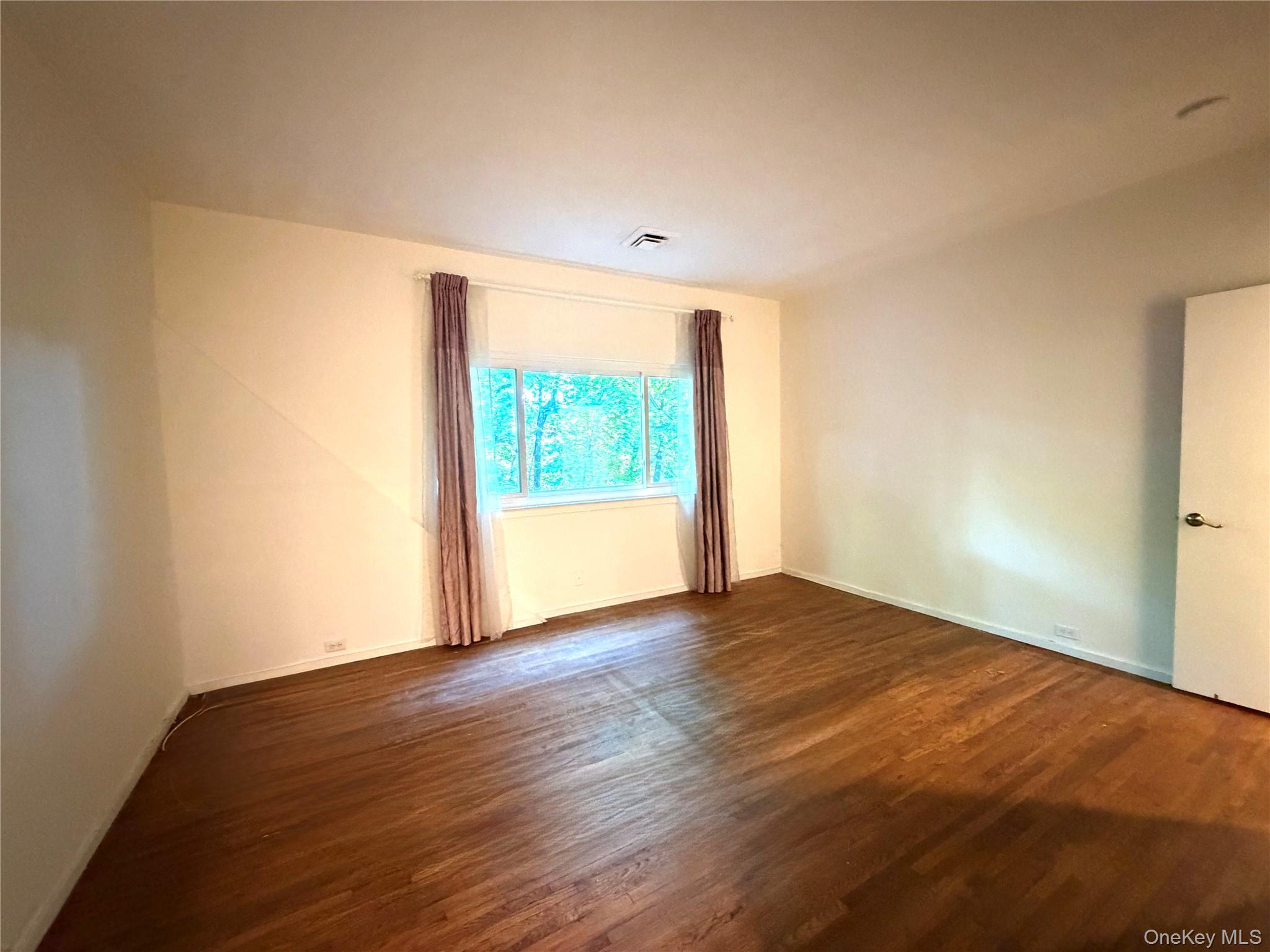 77 Sands Point Road, Unit #1 Port Washington, NY 11050 - Photo 8 of 19