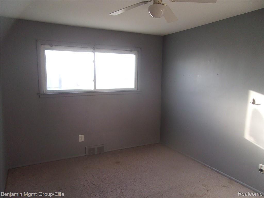 17806 Winsome Road Fraser, MI 48026 - Photo 6 of 12 177_3866.JPG