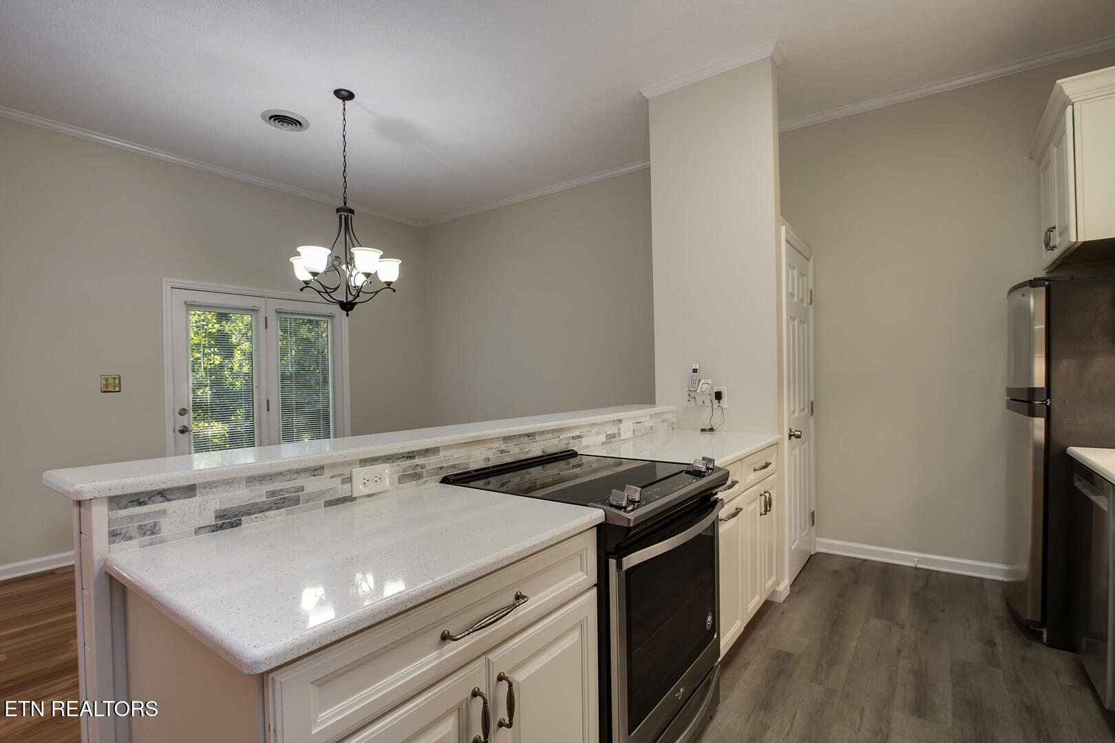 125 Blue Ridge Court Oak Ridge, TN 37830 - Photo 16 of 39 19_BlueRidgeCourt_125_Kitchen02