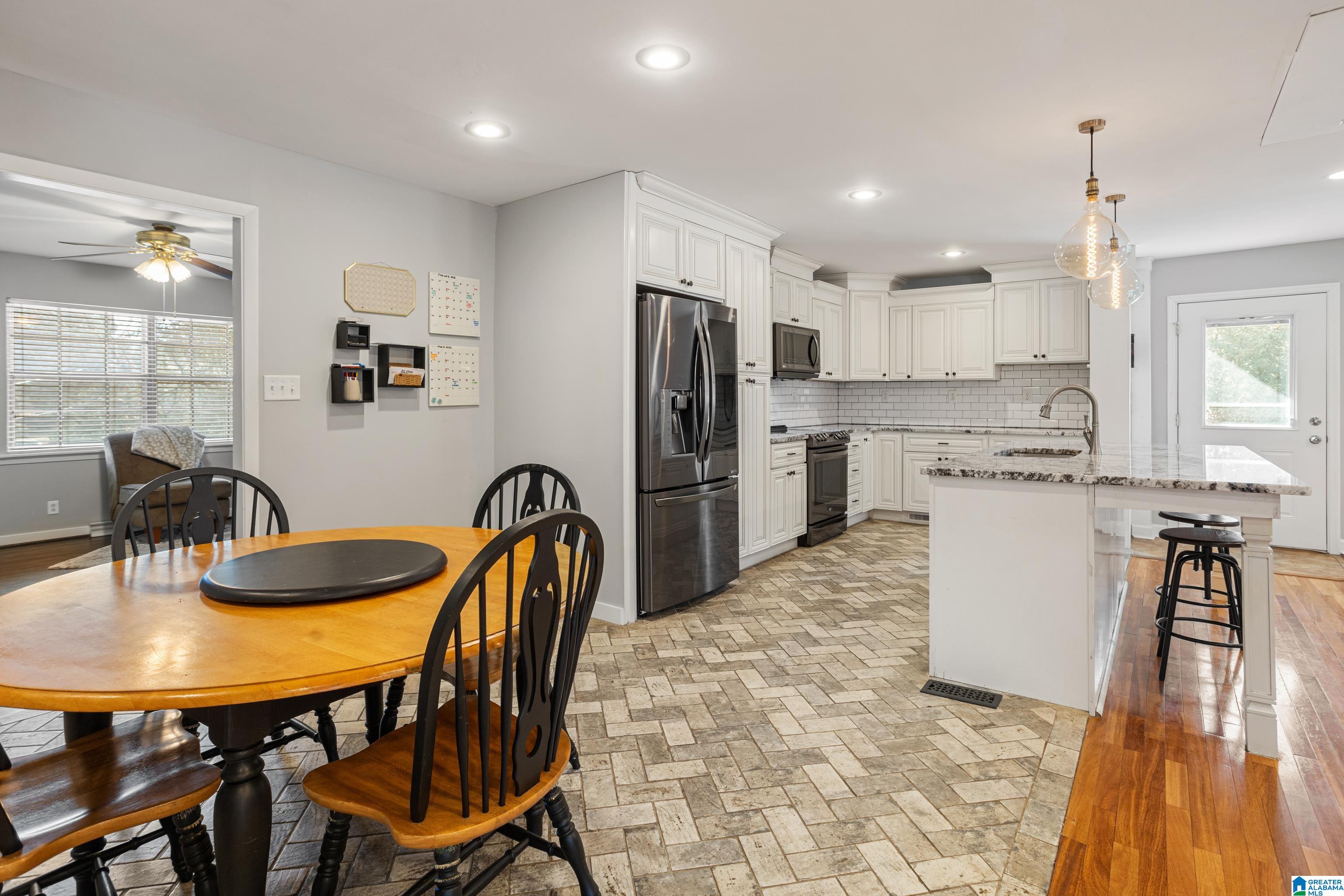 242 Odum Road Gardendale, AL 35071 - Photo 10 of 58