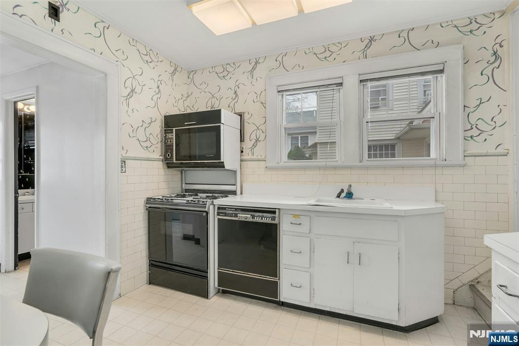 1342 Pennington Road Teaneck, NJ 07666 - Photo 13 of 26