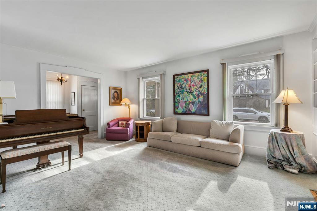 1342 Pennington Road Teaneck, NJ 07666 - Photo 4 of 26