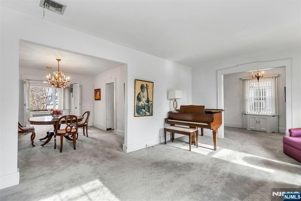 1342 Pennington Road Teaneck, NJ 07666 - Photo 5 of 26