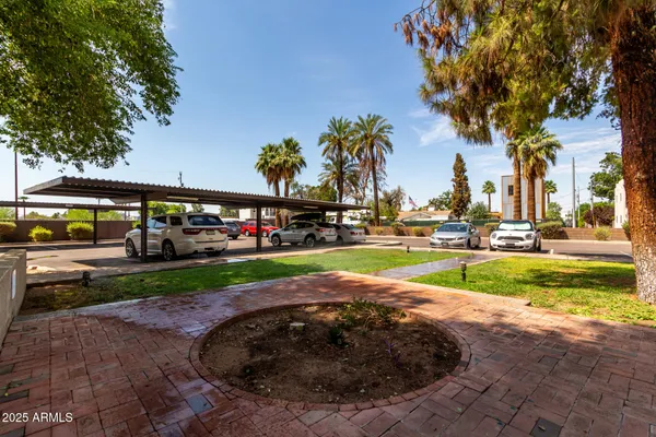 $270,990 | 5035 North 10th Place, Unit 204, Phoenix, AZ 85014