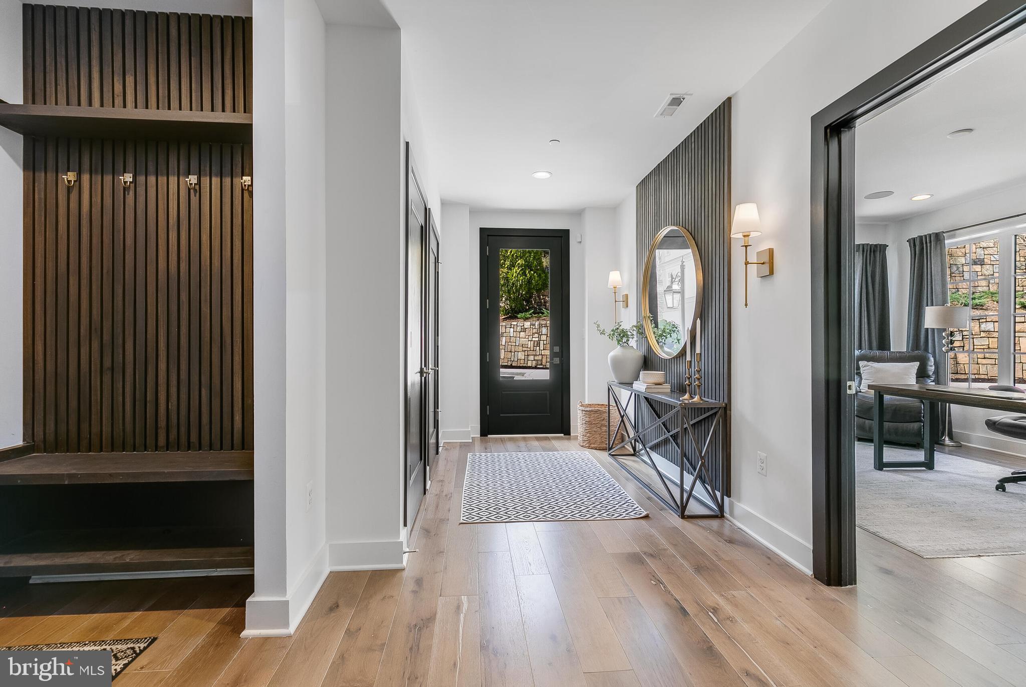 8201 River Road Bethesda, MD 20817 - Photo 6 of 50 a view of a living room