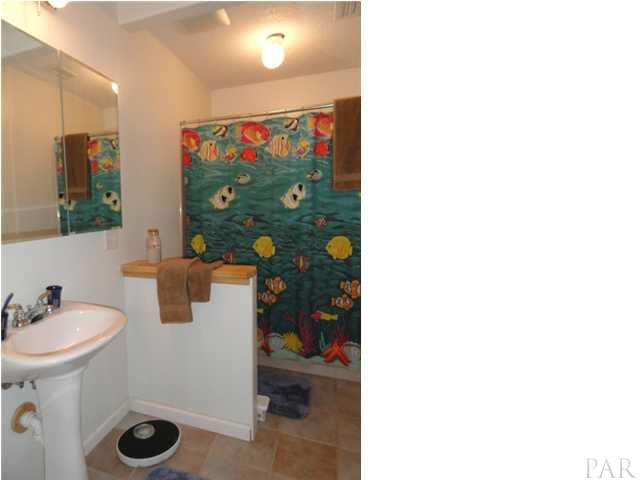 5573 Ponte Verde Road Pensacola, FL 32507 - Photo 19 of 24 A 2nd full bathroom
