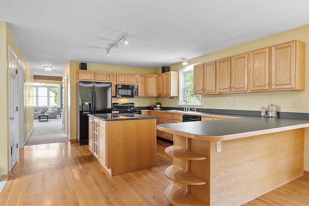 139 Chace Hill Road Sterling, MA 01564 - Photo 6 of 40 Gallery Image 6