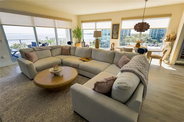 $17,000 | 2910 West Barcelona Street, Unit 604, Tampa, FL 33629