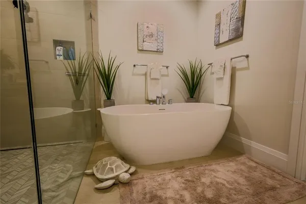 $17,000 | 2910 West Barcelona Street, Unit 604, Tampa, FL 33629