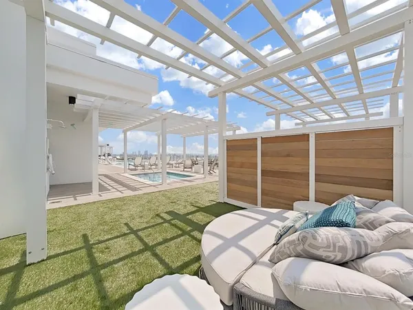 $17,000 | 2910 West Barcelona Street, Unit 604, Tampa, FL 33629