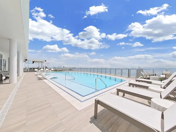 $17,000 | 2910 West Barcelona Street, Unit 604, Tampa, FL 33629