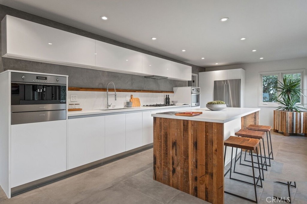 2205 Beech Knoll Road Los Angeles, CA 90046 - Photo 9 of 25
