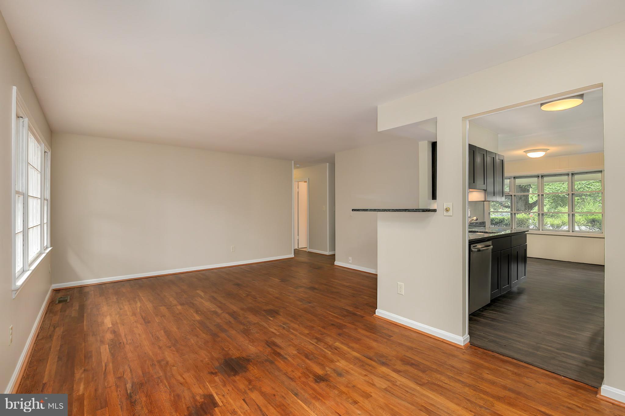 16901 Longdraft Road Gaithersburg, MD 20878 - Photo 12 of 25 Living Room