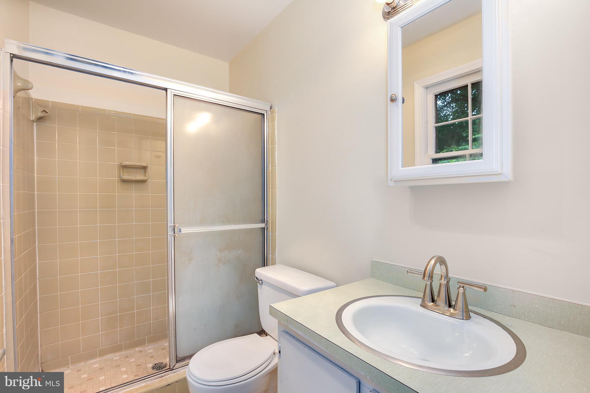 16901 Longdraft Road Gaithersburg, MD 20878 - Photo 17 of 25 Bedroom (Master)