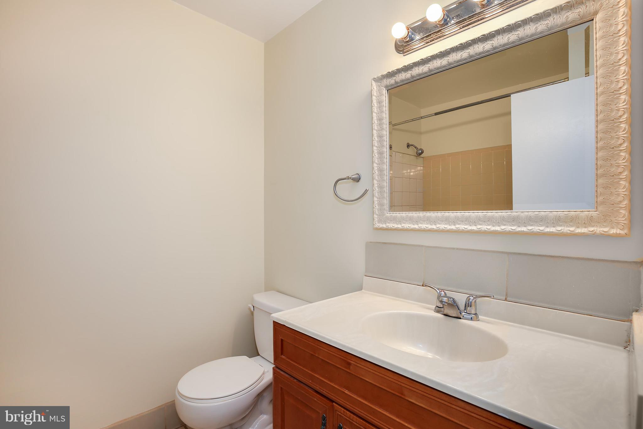 16901 Longdraft Road Gaithersburg, MD 20878 - Photo 19 of 25 Bath