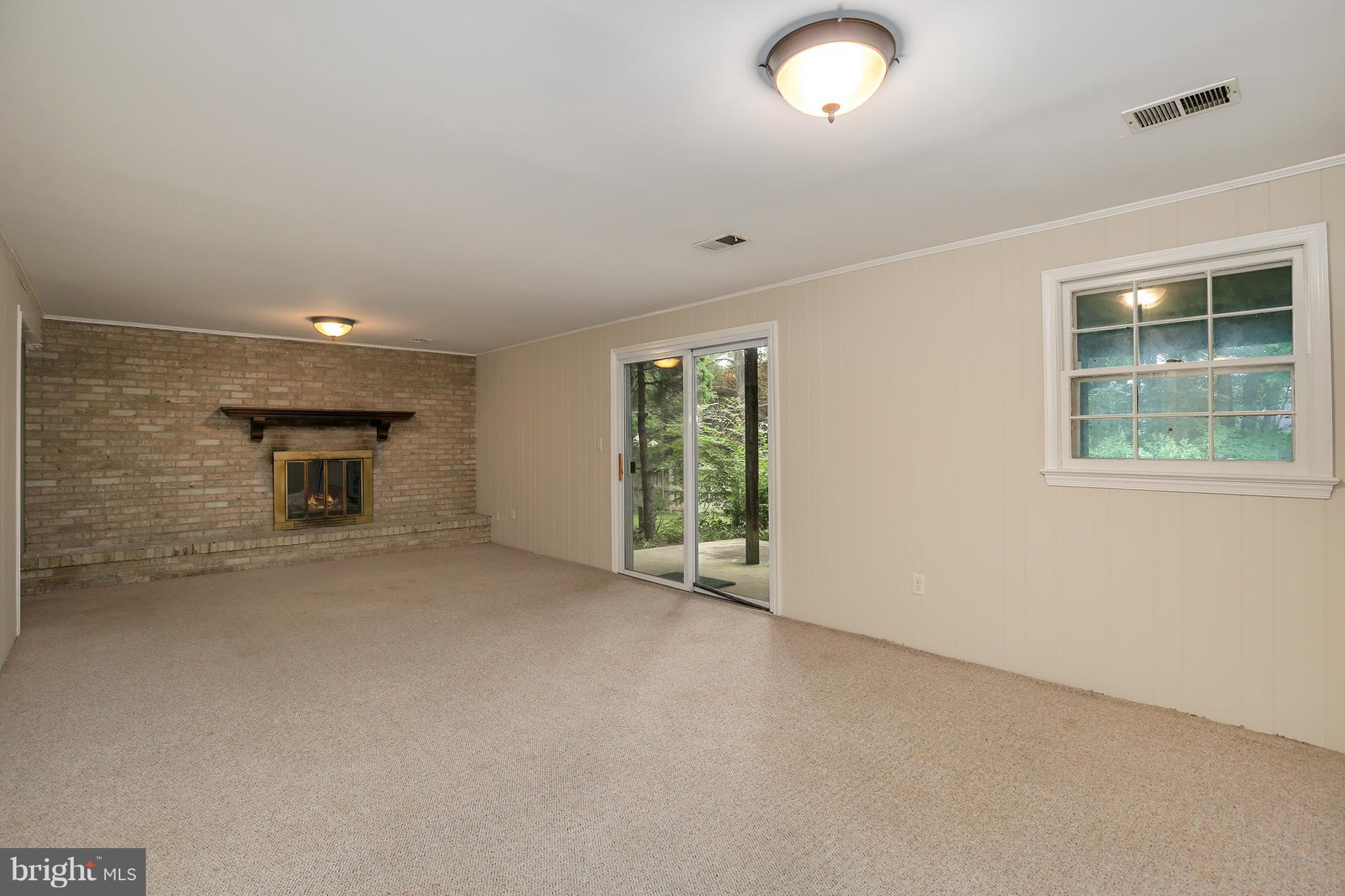 16901 Longdraft Road Gaithersburg, MD 20878 - Photo 20 of 25 Family Room