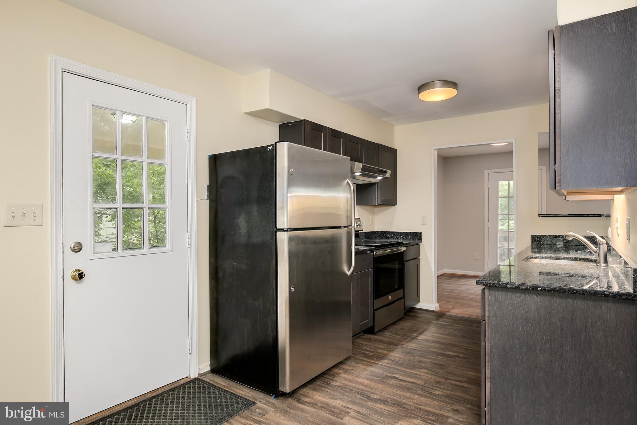 16901 Longdraft Road Gaithersburg, MD 20878 - Photo 7 of 25 Kitchen