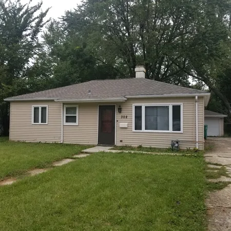 $1,725 | 302 St Jude Avenue, Joliet, IL 60436
