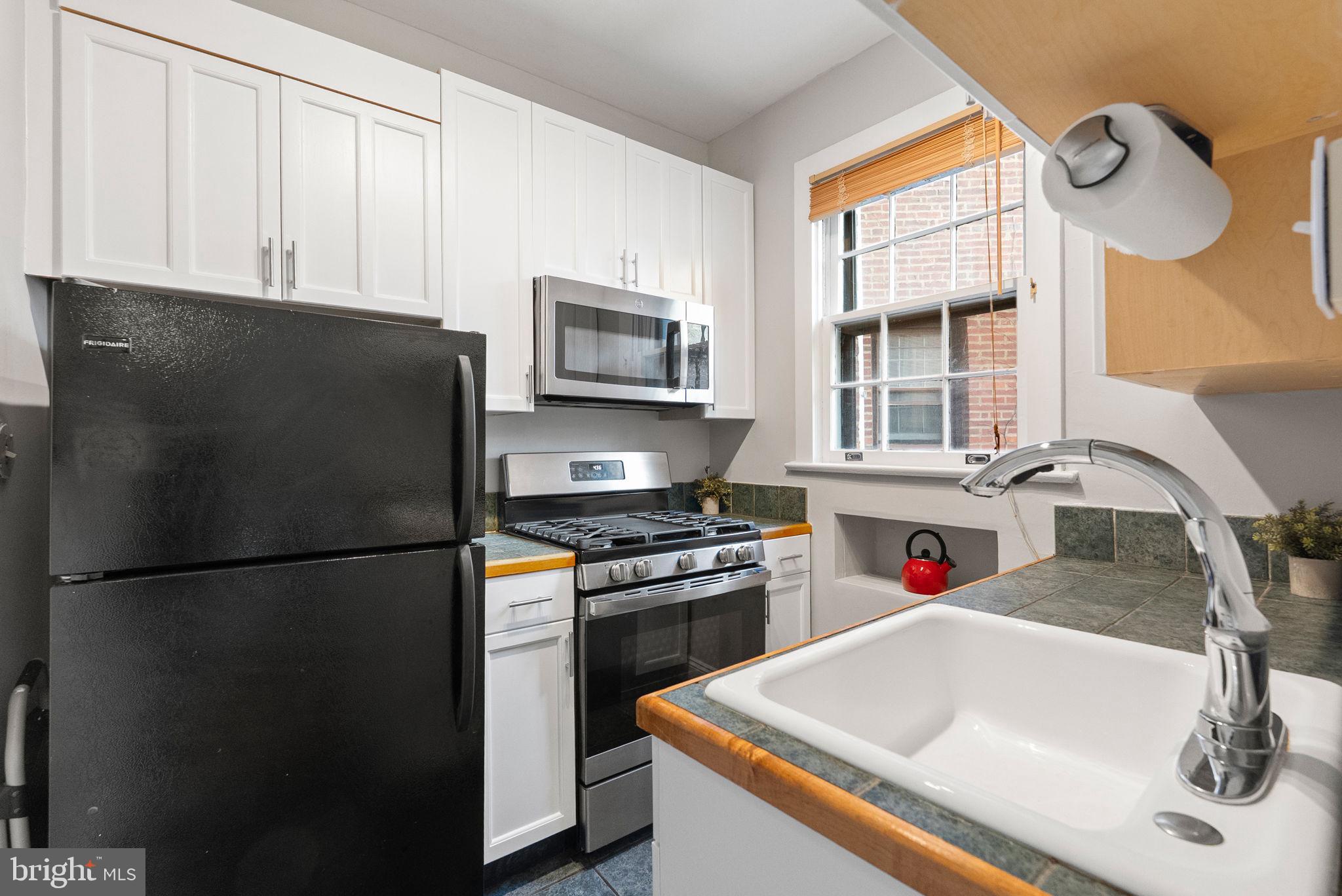 2707 Adams Mill Road Northwest, Unit 308 Washington, DC 20009 - Photo 21 of 34