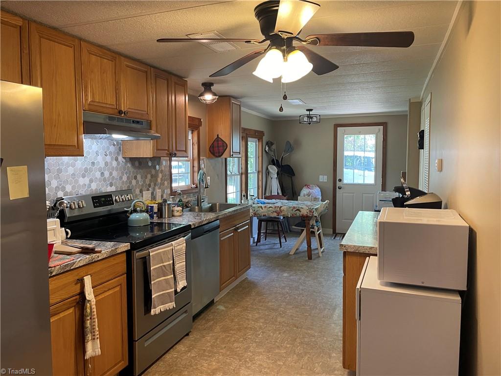 1336 Lackey Mountain Road Hiddenite, NC 28636 - Photo 10 of 14 kitchen