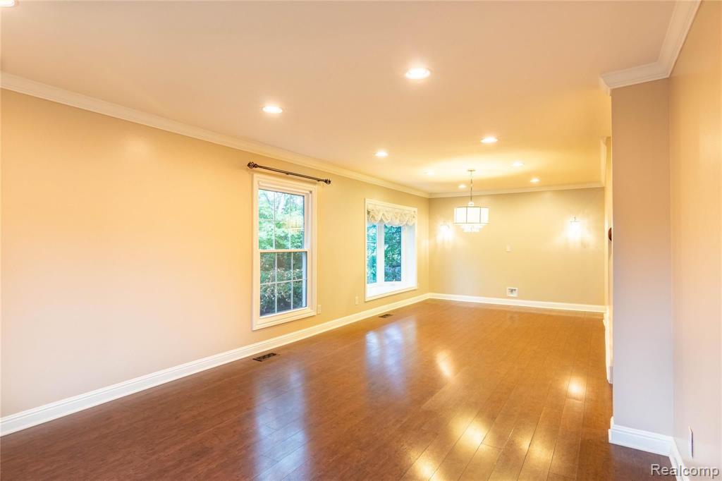 33414 Old Timber Road Farmington, MI 48331 - Photo 11 of 36