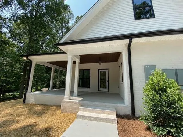 a view of a pathway both side of building