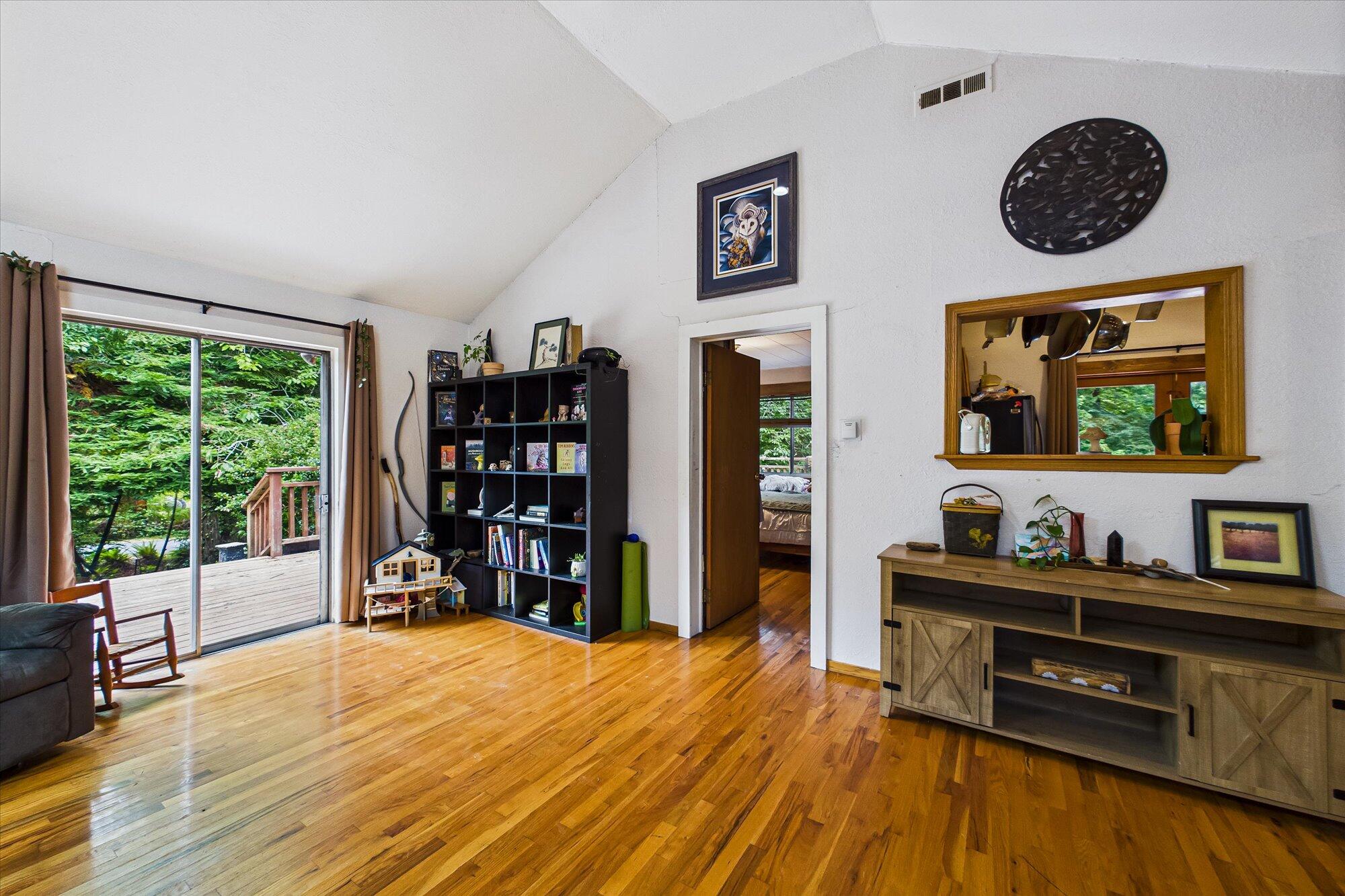 4692 Cummings Road Eureka, CA 95503 - Photo 23 of 69