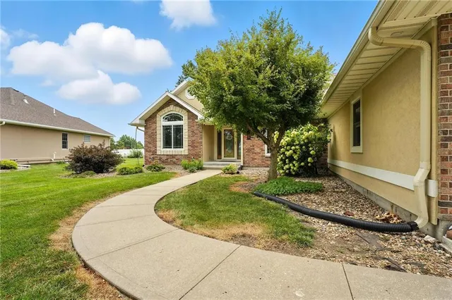 $415,000 | 105 Eagles Landing Parkway, Cameron, MO 64429