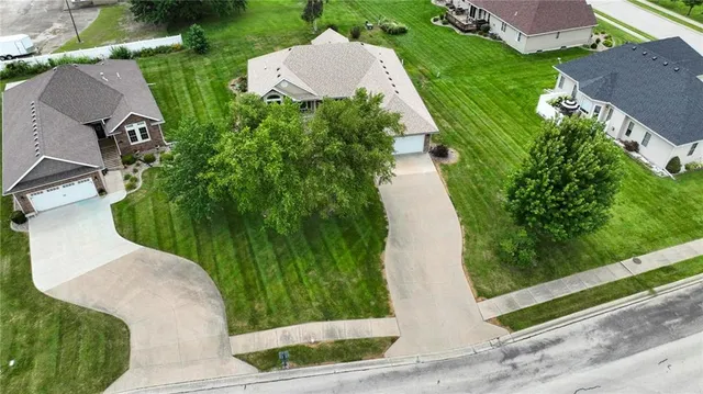 $415,000 | 105 Eagles Landing Parkway, Cameron, MO 64429