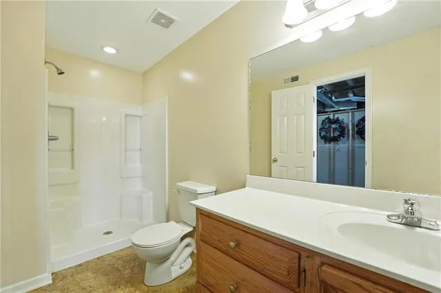 $415,000 | 105 Eagles Landing Parkway, Cameron, MO 64429